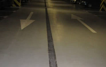 Odwodnienia liniowe AS w garażach i na parkingach 